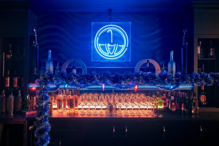 Linsmore Tavern 2 - Auburn Lane Linsmore Tavern - Toronto - The Umbrella Academy - Netflix